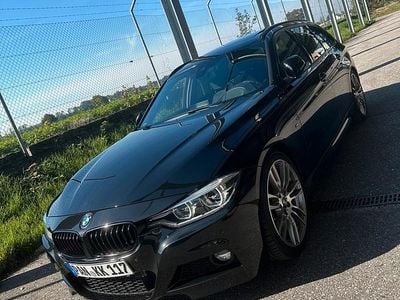 Schwarz Gebraucht 2016 BMW 330 M Sport Kombi | 24.499 € (Teuer)