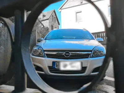 Gebraucht Opel Astra 200 PS (147 kW) 2008 Grau Kombi