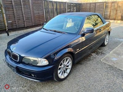 Blau Gebraucht 2001 BMW 325 Cabrio | 9.900 €