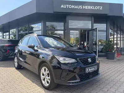 Używany Seat Arona FR 110 KM (80 kW) 2022 Czarny SUV
