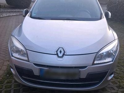 Gebraucht Renault Mégane 100 PS (73 kW) 2009 Silber Limousine