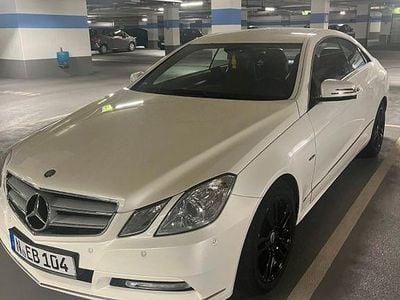 Weiß Gebraucht 2011 Mercedes E200 Elegance Coupé | 9.500 € (Fairer Preis)