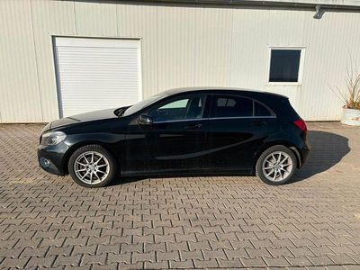 Gebraucht Mercedes A180 Edition 122 PS (89 kW) 2015 Schwarz Limousine