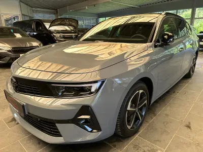 Gebraucht Opel Astra 131 PS (96 kW) 2025 Grau Kleinwagen