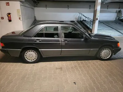 Gebraucht Mercedes 190 Sportline 122 PS (89 kW) 1991 Schwarz Limousine
