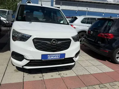 Gebraucht Opel Combo Edition 102 PS (75 kW) 2019 Jade weiss/arktis weiss Van / Kleinbus
