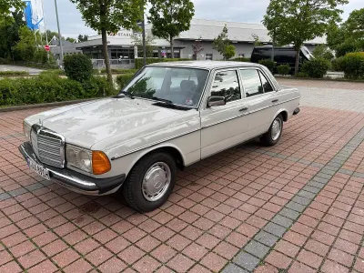 Gebraucht Mercedes 200 60 PS (44 kW) 1980 Beige Limousine