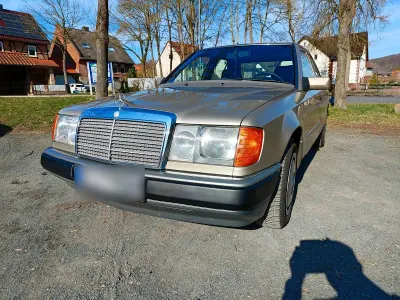 Gebraucht Mercedes 200 118 PS (86 kW) 1992 Silber Limousine