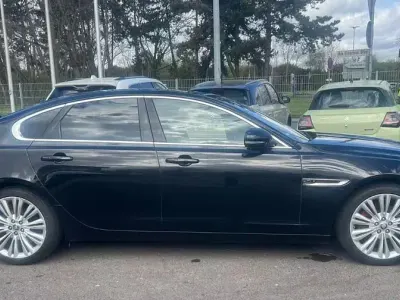 Gebraucht Jaguar XF 163 PS (119 kW) 2015 Schwarz Limousine