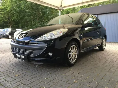 Gebraucht Peugeot 206+ 85 PS (62 kW) 2012 Schwarz Kleinwagen