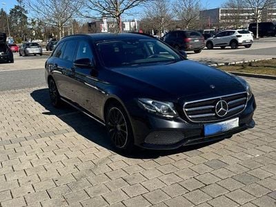 Gebraucht Mercedes E220 194 PS (142 kW) 2017 Schwarz Limousine