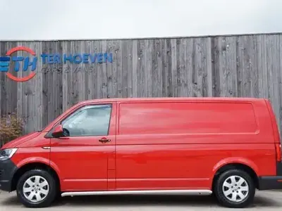 Gebraucht VW T6 150 PS (110 kW) 2019 Rot Van