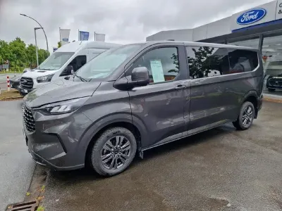 Gebraucht Ford Tourneo Titanium 170 PS (125 kW) 2025 Grau Van / Kleinbus