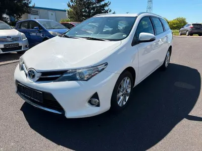 Gebraucht Toyota Auris Touring Sports Life+ 132 PS (97 kW) 2013 Weiß Kombi