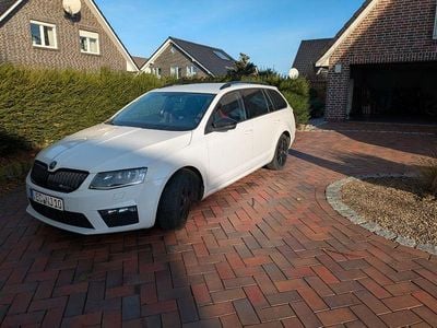 Weiß Gebraucht 2015 Skoda Octavia RS Kombi | 7.900 € (Etwas zu teuer)