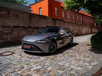 Gebraucht Toyota Mirai Advance 182 PS (133 kW) 2021 Grau Limousine