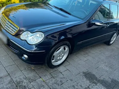 Gebraucht Mercedes C200 125 PS (91 kW) 2006 Blau Kombi