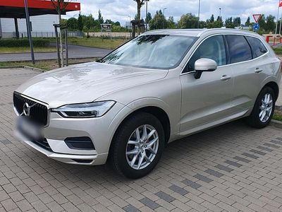 Gebraucht Volvo XC60 Momentum 250 PS (183 kW) 2020 Andere farben SUV