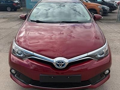 Gebraucht Toyota Auris Hybrid Edition-S 99 PS (72 kW) 2017 Rot Limousine