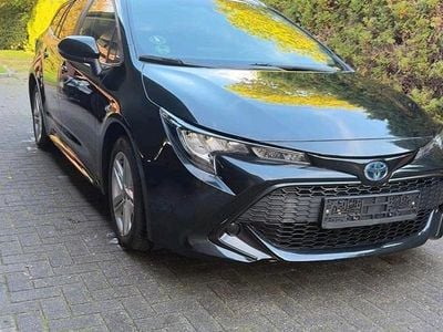Second-hand Toyota Corolla 98 CP (72 kW) 2022 Negru Break