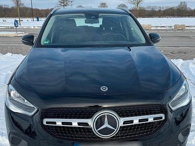 Gebraucht Mercedes GLA250 163 PS (119 kW) 2022 Schwarz SUV
