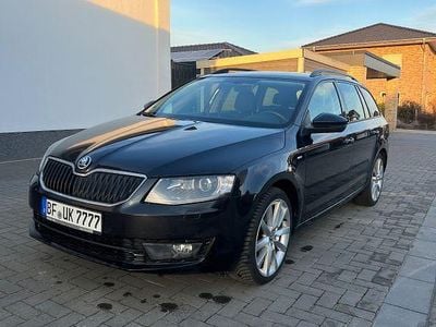 Schwarz Gebraucht 2016 Skoda Octavia Joy Kombi | 9.900 € (Guter Preis)