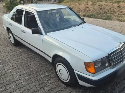 Gebraucht Mercedes E300 180 PS (132 kW) 1987 Weiß Limousine