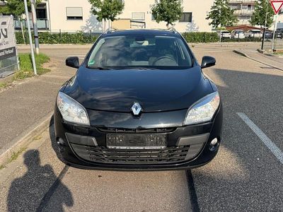Gebraucht Renault Mégane GrandTour Dynamique 131 PS (96 kW) 2011 Schwarz Kombi
