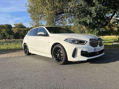 Weiß Gebraucht 2020 BMW 118 M Sport Kleinwagen | 22.100 € (Teuer)