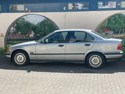Gebraucht BMW 325 191 PS (140 kW) 1994 Silber Limousine