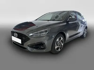 Neu Hyundai i30 GO! 99 PS (72 kW) 2025 Grau Limousine