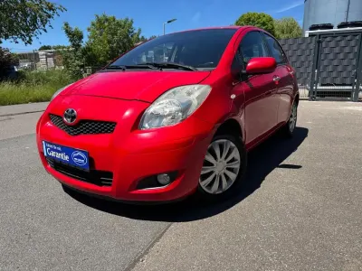 Gebraucht Toyota Yaris Edition 99 PS (72 kW) 2011 Rot Kleinwagen