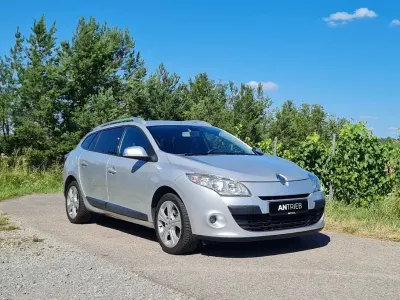 Gebraucht Renault Mégane III Dynamique 131 PS (96 kW) 2011 Silber Limousine