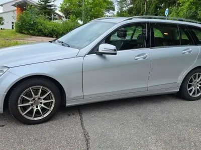Gebraucht Mercedes C220 170 PS (125 kW) 2010 Iridiumsilber  metalliclack Kombi