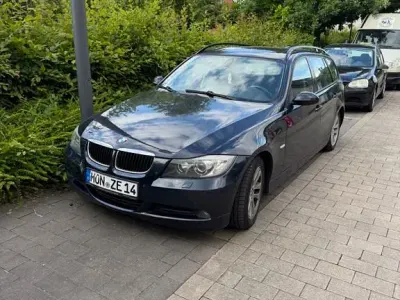 Gebraucht BMW 318 122 PS (89 kW) 2006 Blau Kombi