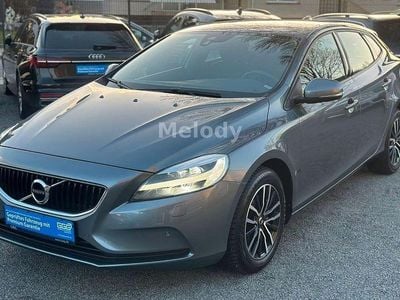 Second-hand Volvo V40 Momentum 122 CP (89 kW) 2018 Gri Berlinǎ