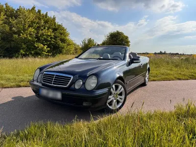 Gebraucht Mercedes CLK320 Elegance 218 PS (160 kW) 2001 Schwarz Cabrio