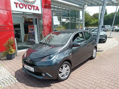 Gebraucht Toyota Aygo Basis 69 PS (50 kW) 2017 Rauchgrau mica Kleinwagen