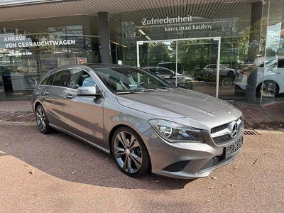 Grau Gebraucht 2015 Mercedes CLA200 Shooting Brake Kombi | 14.950 € (Fairer Preis)