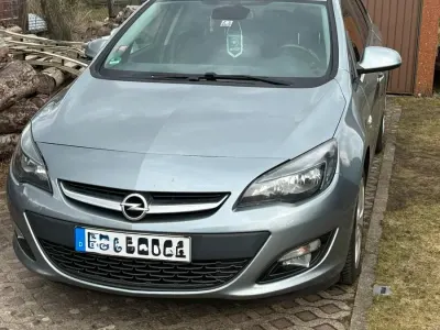 Gebraucht Opel Astra 165 PS (121 kW) 2014 Silber Kombi