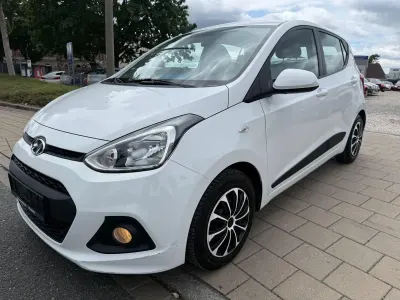 Gebraucht Hyundai i10 Style 67 PS (49 kW) 2015 Weiß Kleinwagen