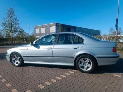 BMW 528