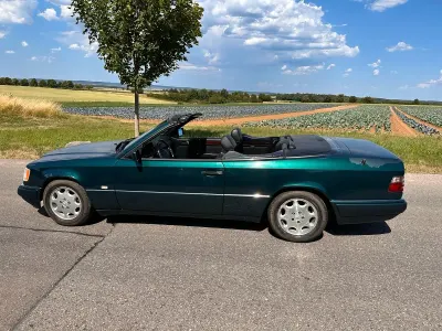 Gebraucht Mercedes E220 150 PS (110 kW) 1996 Grün Cabrio