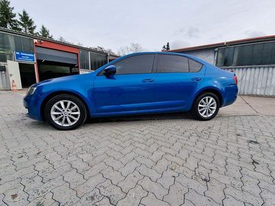 Gebraucht Skoda Octavia Ambition 110 PS (80 kW) 2016 Blau Kleinwagen