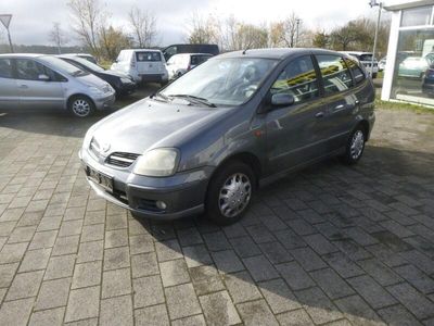 Nissan Almera Tino