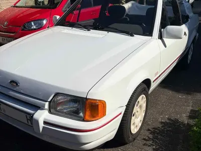 Gebraucht Ford Escort Cabriolet 90 PS (66 kW) 1986 Weiß Cabrio