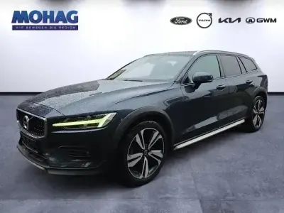 Gebraucht Volvo V60 CC Pro 197 PS (144 kW) 2022 Blau Kombi