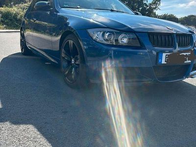 Gebraucht BMW 318 143 PS (105 kW) 2008 Blau Limousine