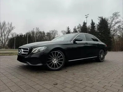Usado Mercedes E220 194 CV (142 kW) 2016 Negro Berlina