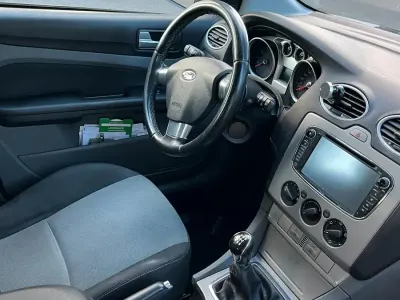 Gebraucht Ford Focus 116 PS (85 kW) 2010 Kombi